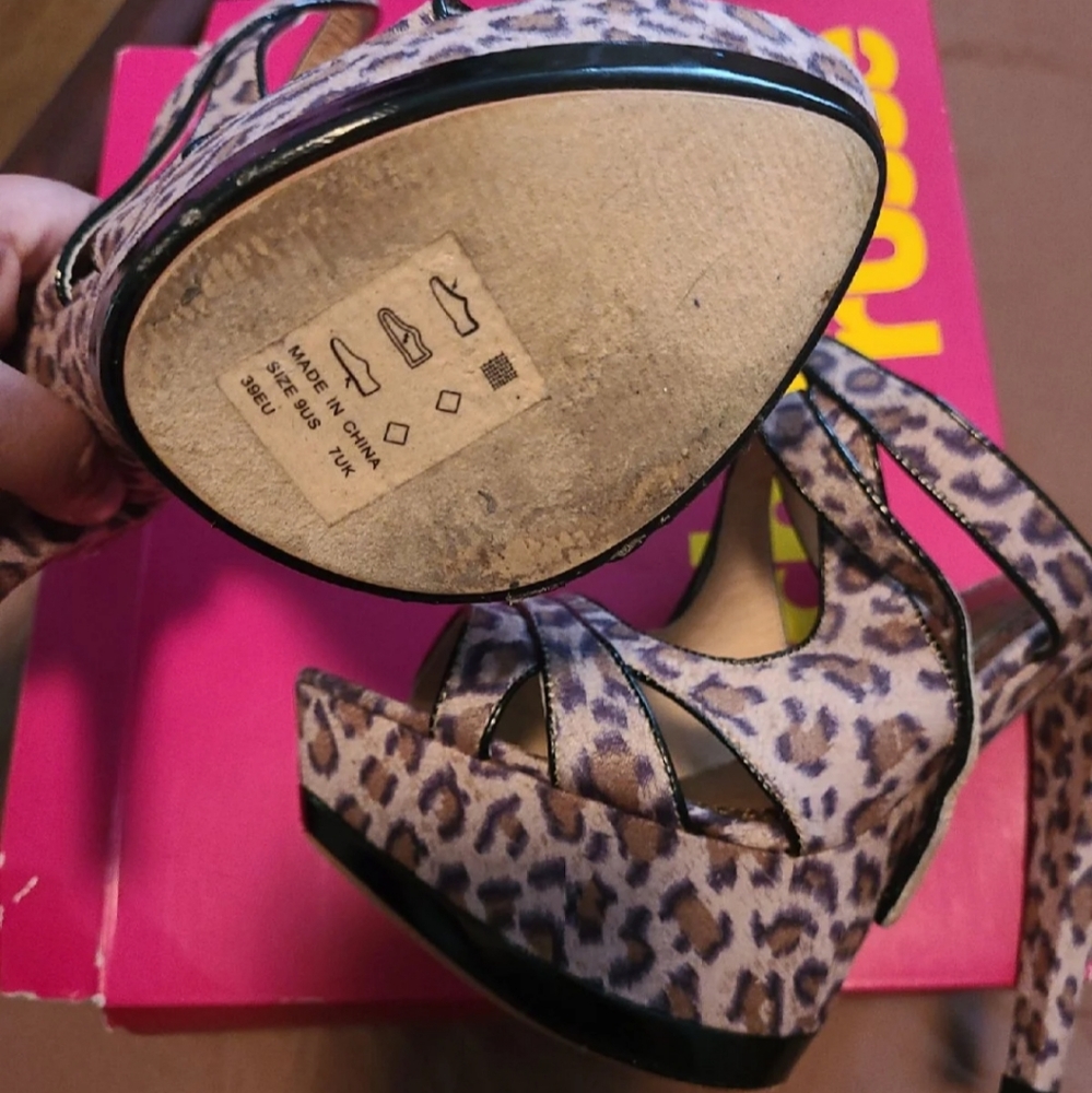 Heels - Picture 4 of 7